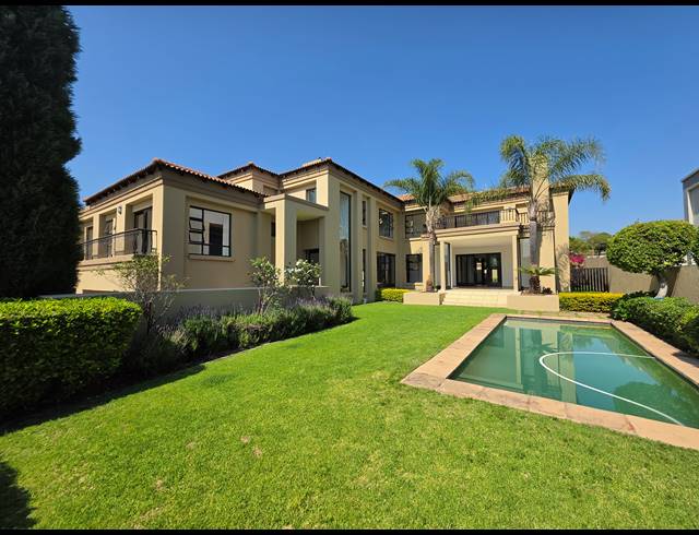 5 BEDROOM GOLF ESTATE FOR SALE IN BLUE VALLEY GOLF ESTATE